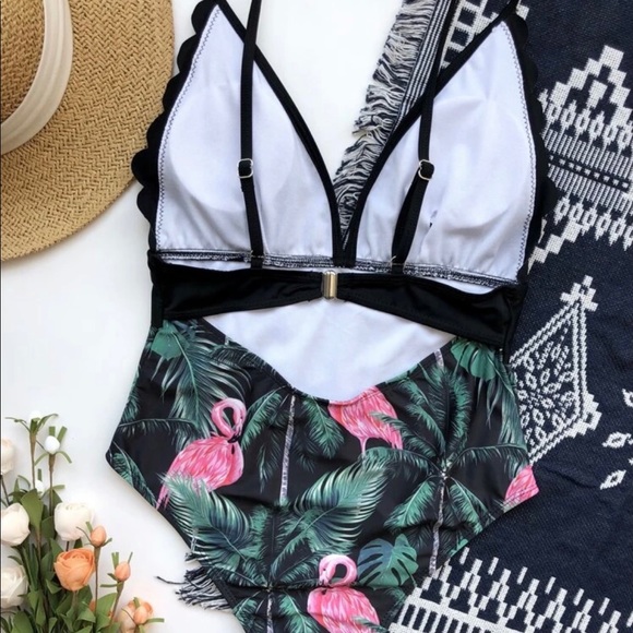 BNIB Tropical Flamingo Scalloped 1-Piece Swimsuit - Picture 2 of 6